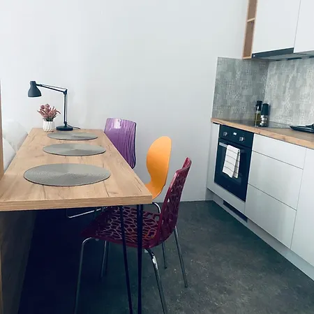 Center Near Train And Bus Station Lägenhet *