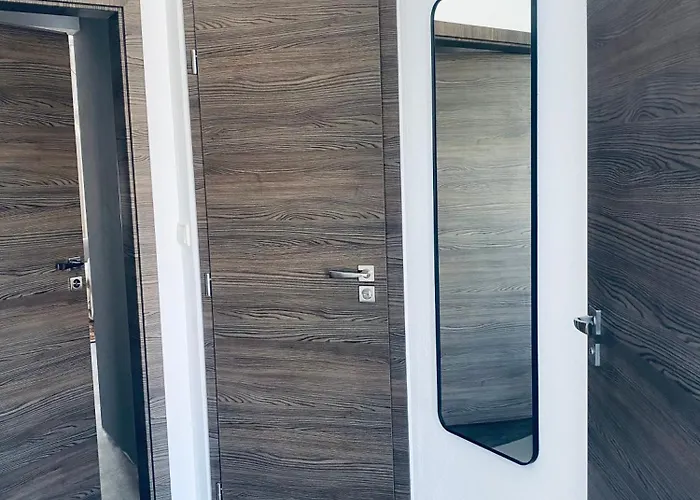 アパート Center Near Train And Bus Station ジリナ