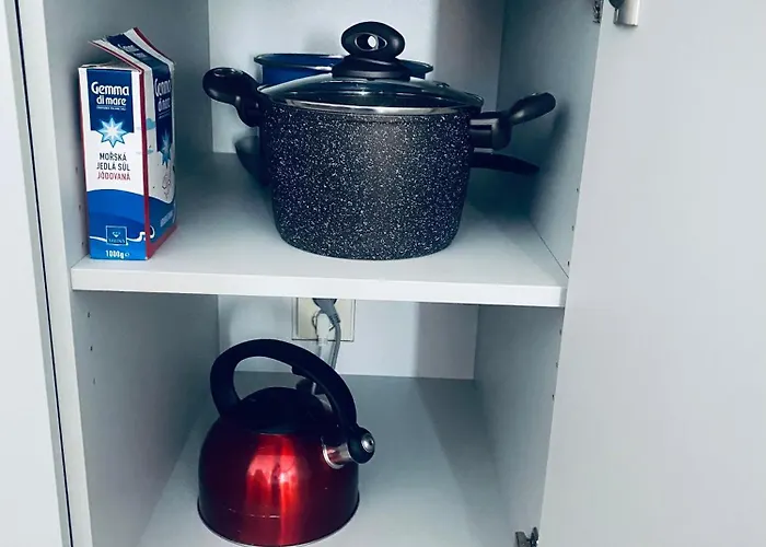 Center Near Train And Bus Station * ジリナ