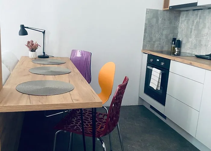 Center Near Train And Bus Station アパート *